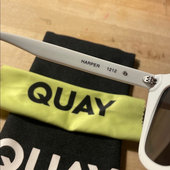 Quay Sunglasses Harper ! - Picture 3 of 5